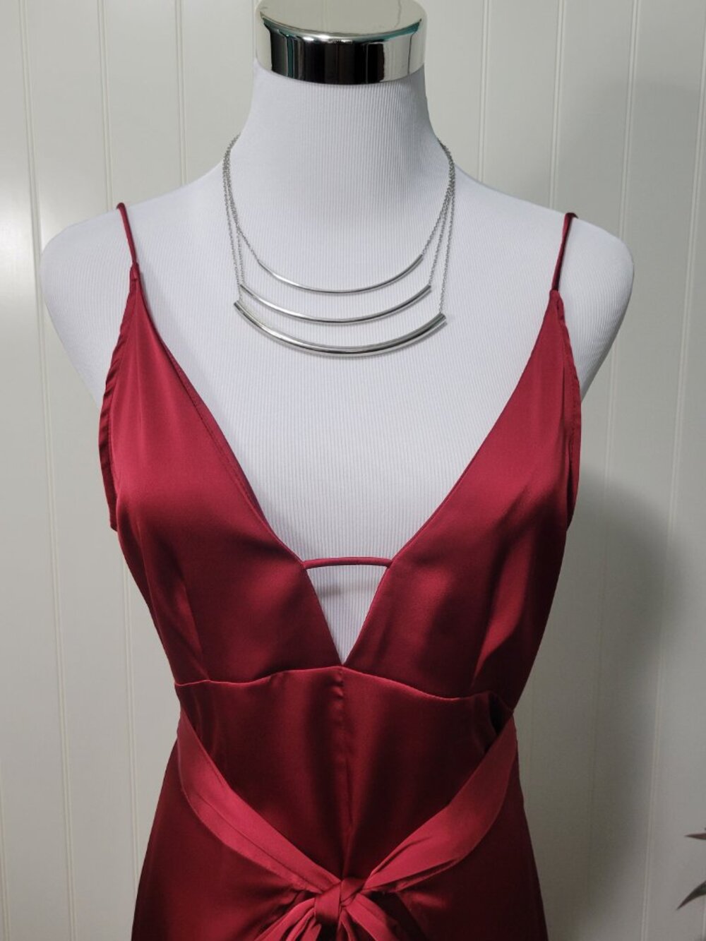 Amylynn Crimson Satin Tie Waist Dark Romantic Vamp Goth Indie Sleaze Midi Dress - Picture 2 of 16